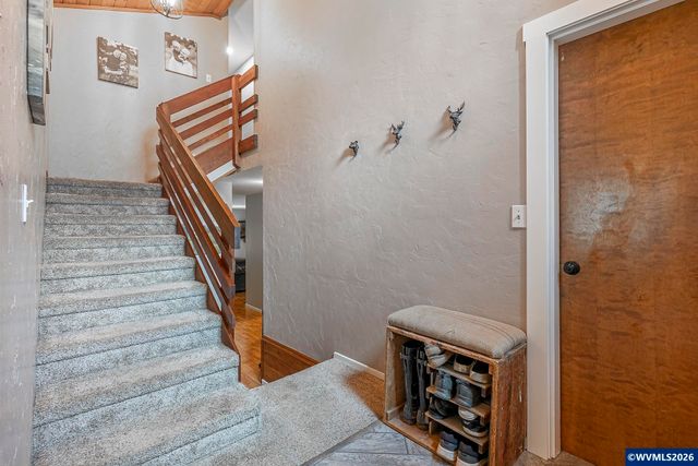 1128 Willow Creek Dr NW, Salem, OR 97304
