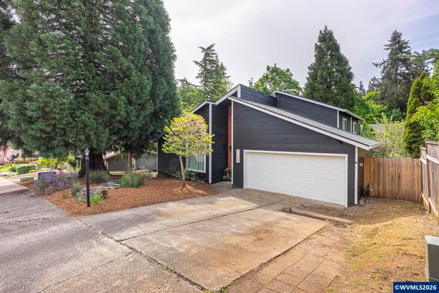 1128 Willow Creek Dr NW, Salem, OR 97304