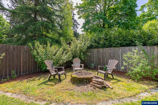 1128 Willow Creek Dr NW, Salem, OR 97304