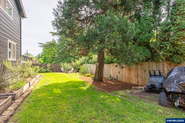 1128 Willow Creek Dr NW, Salem, OR 97304