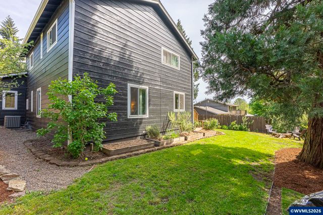1128 Willow Creek Dr NW, Salem, OR 97304