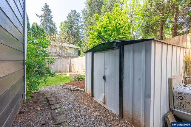 1128 Willow Creek Dr NW, Salem, OR 97304