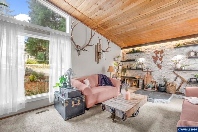 1128 Willow Creek Dr NW, Salem, OR 97304