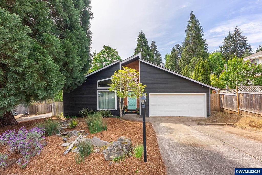 1128 Willow Creek Dr NW, Salem, OR 97304