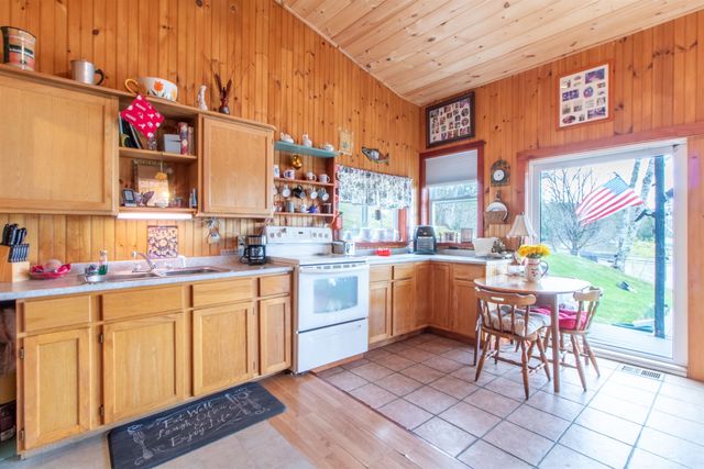 570 VT Route 14, Woodbury, VT 05681