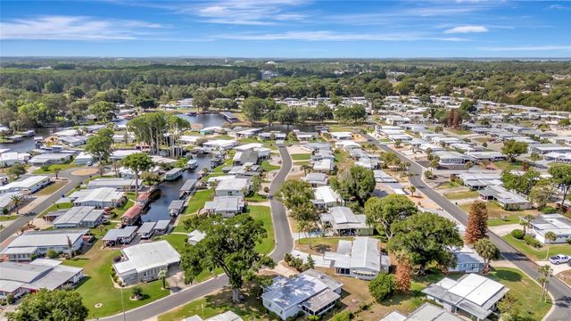 1123 FOREST LANE, Tavares, FL 32778