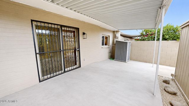 2868 E CLARENDON Avenue, Phoenix, AZ 85016
