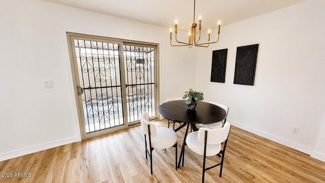 2868 E CLARENDON Avenue, Phoenix, AZ 85016