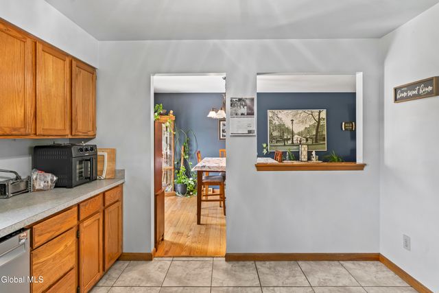 22 Altamont Avenue, Colonie, NY 12205