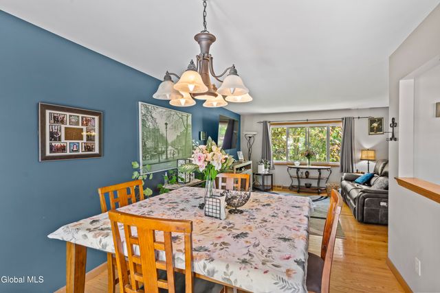 22 Altamont Avenue, Colonie, NY 12205