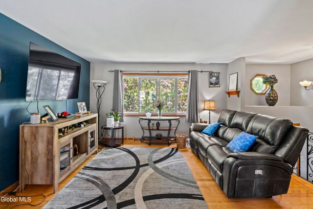 22 Altamont Avenue, Colonie, NY 12205