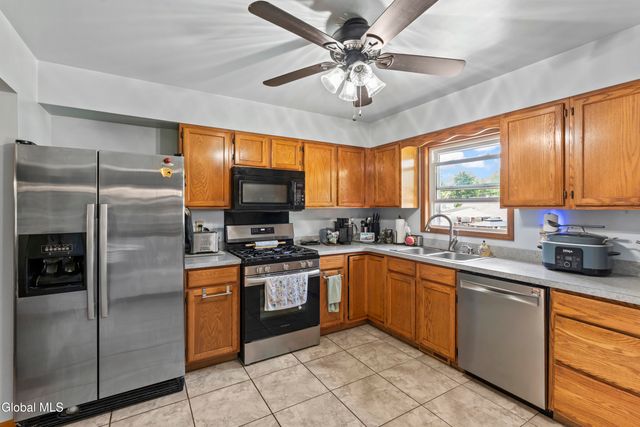 22 Altamont Avenue, Colonie, NY 12205