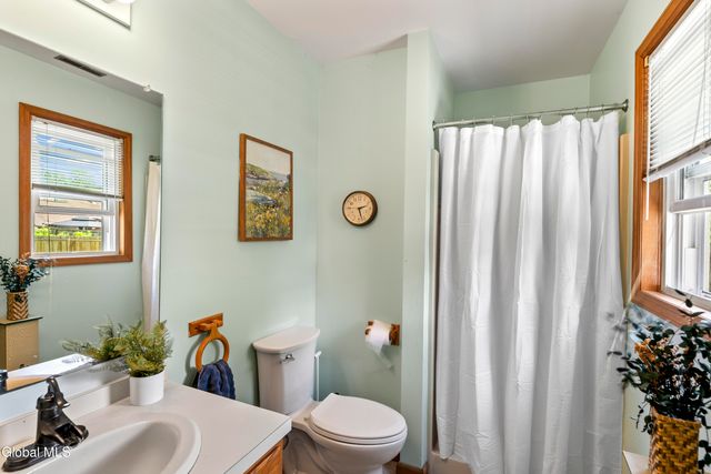 22 Altamont Avenue, Colonie, NY 12205