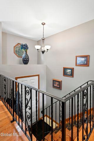22 Altamont Avenue, Colonie, NY 12205
