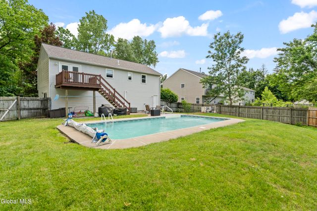 22 Altamont Avenue, Colonie, NY 12205