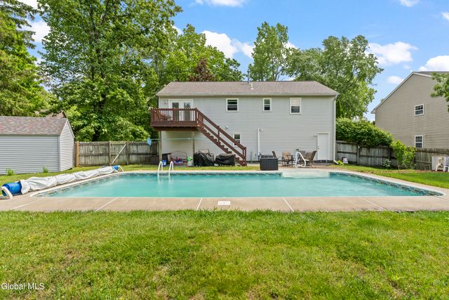 22 Altamont Avenue, Colonie, NY 12205
