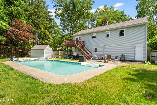 22 Altamont Avenue, Colonie, NY 12205