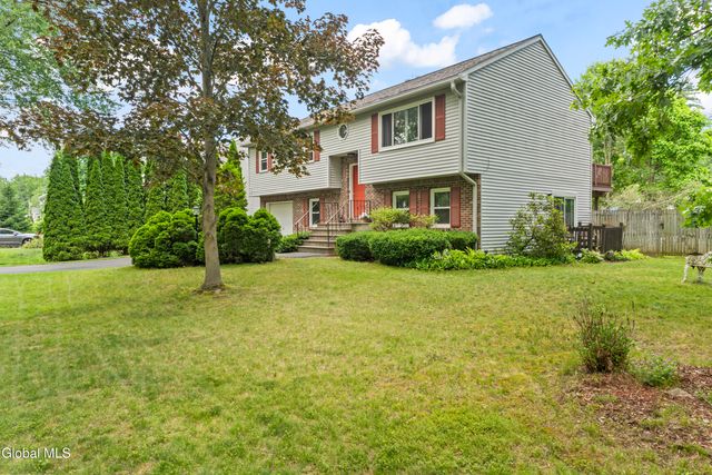 22 Altamont Avenue, Colonie, NY 12205