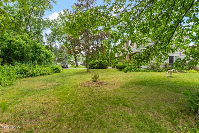 22 Altamont Avenue, Colonie, NY 12205