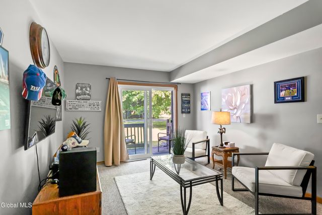 22 Altamont Avenue, Colonie, NY 12205