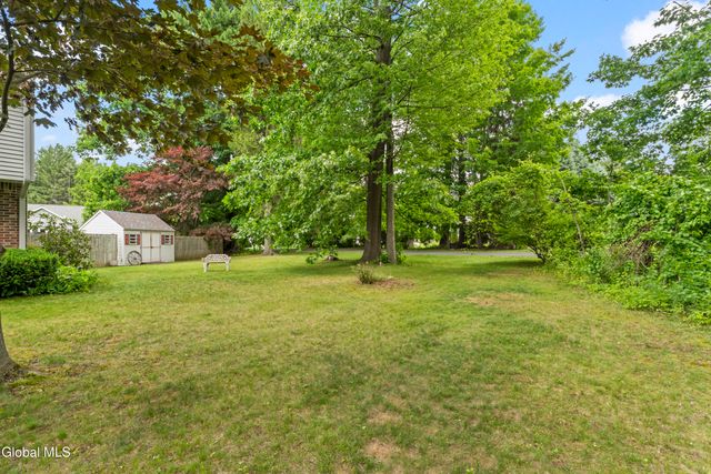 22 Altamont Avenue, Colonie, NY 12205