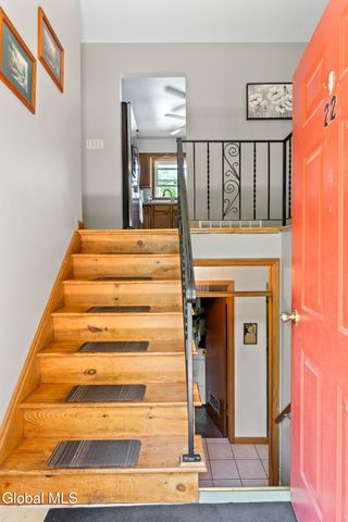 22 Altamont Avenue, Colonie, NY 12205