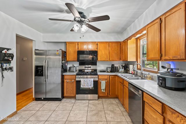 22 Altamont Avenue, Colonie, NY 12205