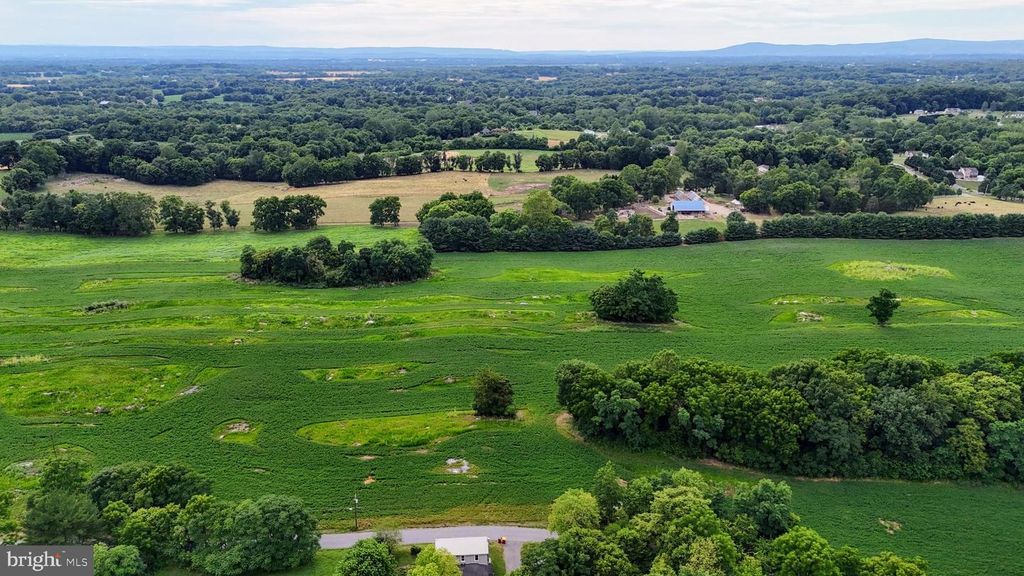 Image 4 of property listing at 7780 FAIRPLAY RD, Fairplay, MD 21733