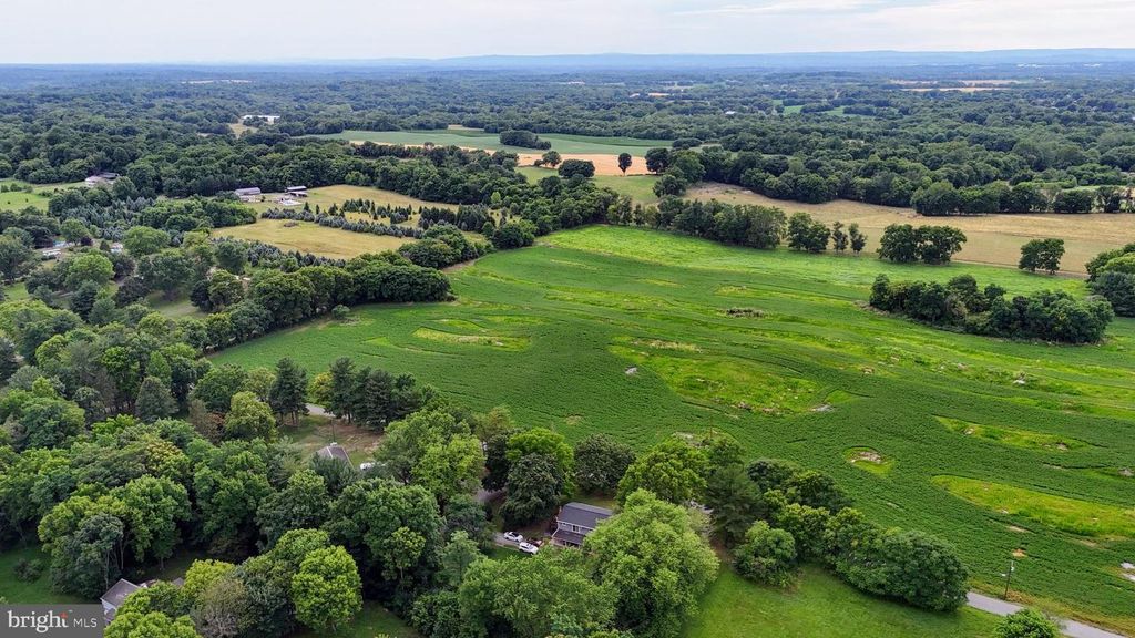 Image 5 of property listing at 7780 FAIRPLAY RD, Fairplay, MD 21733