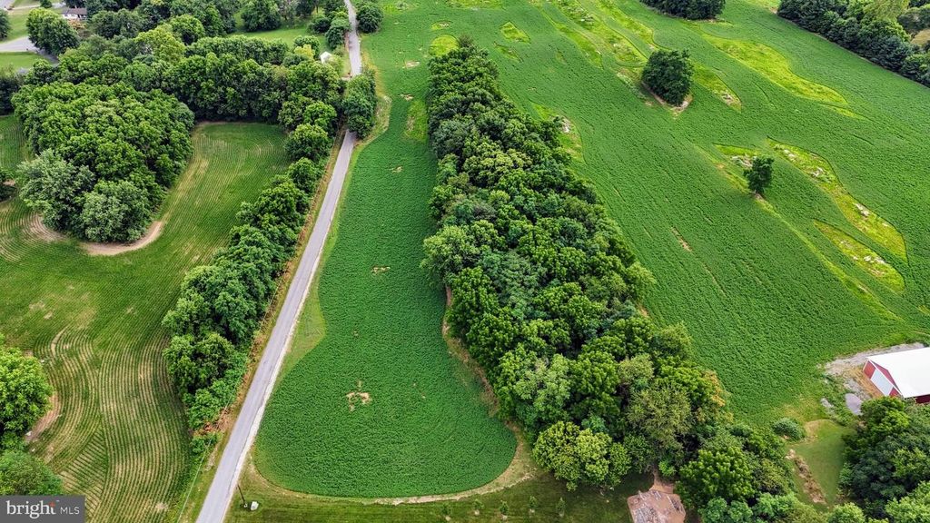 Image 8 of property listing at 7780 FAIRPLAY RD, Fairplay, MD 21733