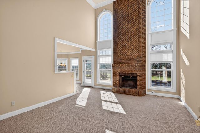 5000 Lupreese Lane, Versailles, KY 40383