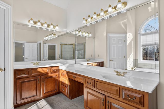 5000 Lupreese Lane, Versailles, KY 40383