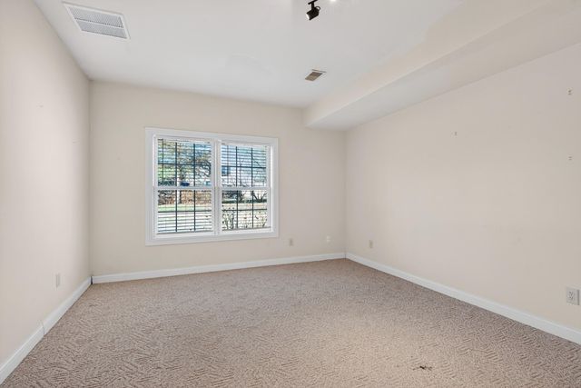 5000 Lupreese Lane, Versailles, KY 40383