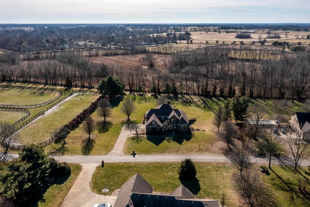 5000 Lupreese Lane, Versailles, KY 40383