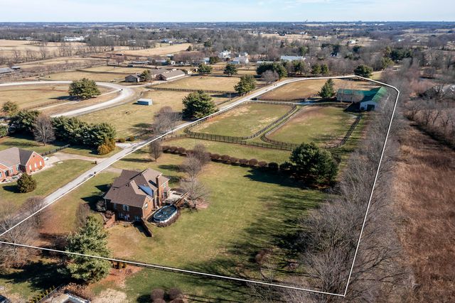 5000 Lupreese Lane, Versailles, KY 40383