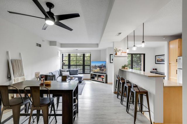 2565 Franklin Avenue 207, Saint Paul, MN 55114