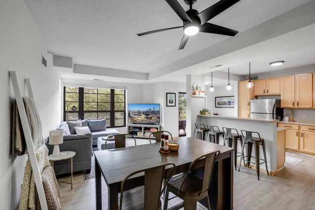 2565 Franklin Avenue 207, Saint Paul, MN 55114