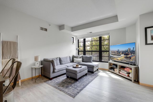 2565 Franklin Avenue 207, Saint Paul, MN 55114