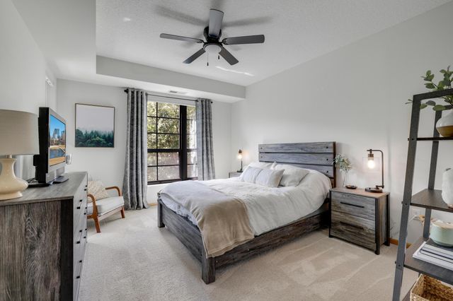 2565 Franklin Avenue 207, Saint Paul, MN 55114