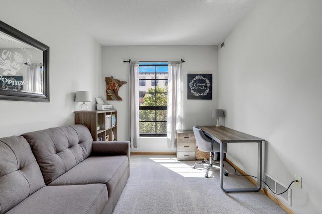 2565 Franklin Avenue 207, Saint Paul, MN 55114