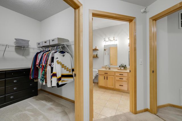 2565 Franklin Avenue 207, Saint Paul, MN 55114