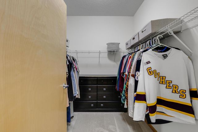 2565 Franklin Avenue 207, Saint Paul, MN 55114