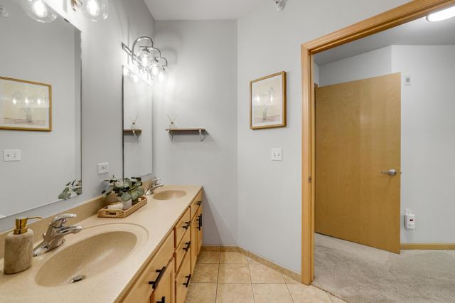 2565 Franklin Avenue 207, Saint Paul, MN 55114