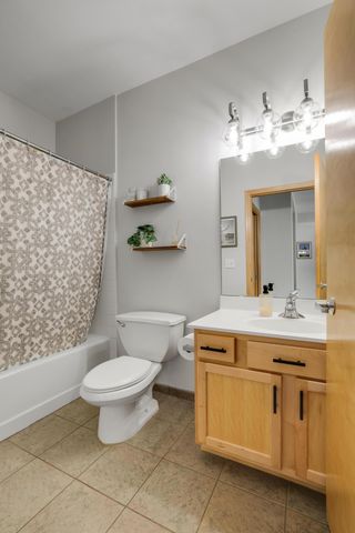 2565 Franklin Avenue 207, Saint Paul, MN 55114