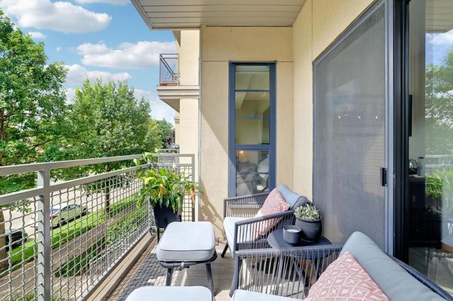 2565 Franklin Avenue 207, Saint Paul, MN 55114