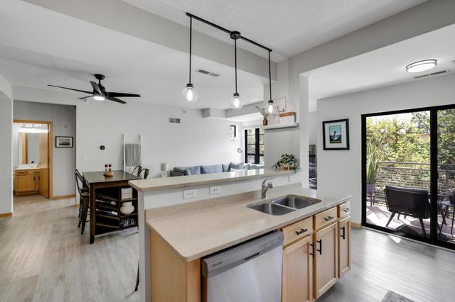 2565 Franklin Avenue 207, Saint Paul, MN 55114