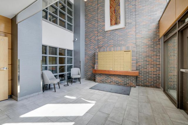 2565 Franklin Avenue 207, Saint Paul, MN 55114