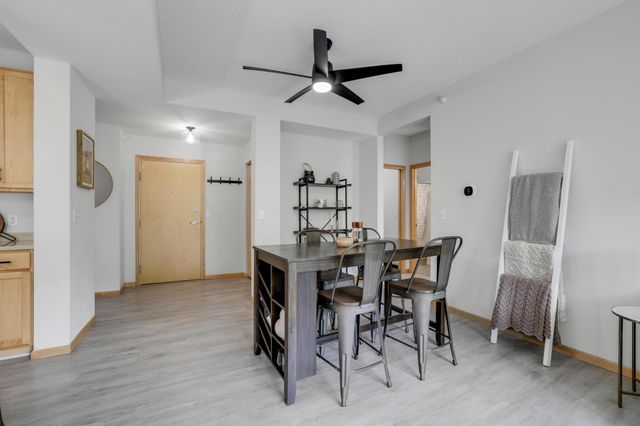 2565 Franklin Avenue 207, Saint Paul, MN 55114