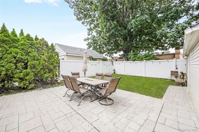 10 York Place, Williston Park, NY 11596