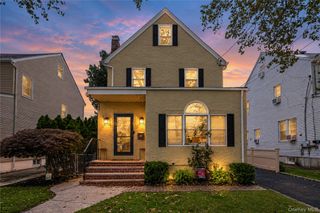 10 York Place, Williston Park, NY 11596
